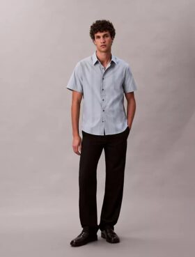 Camicia classica elasticizzata a righe tinte in filo