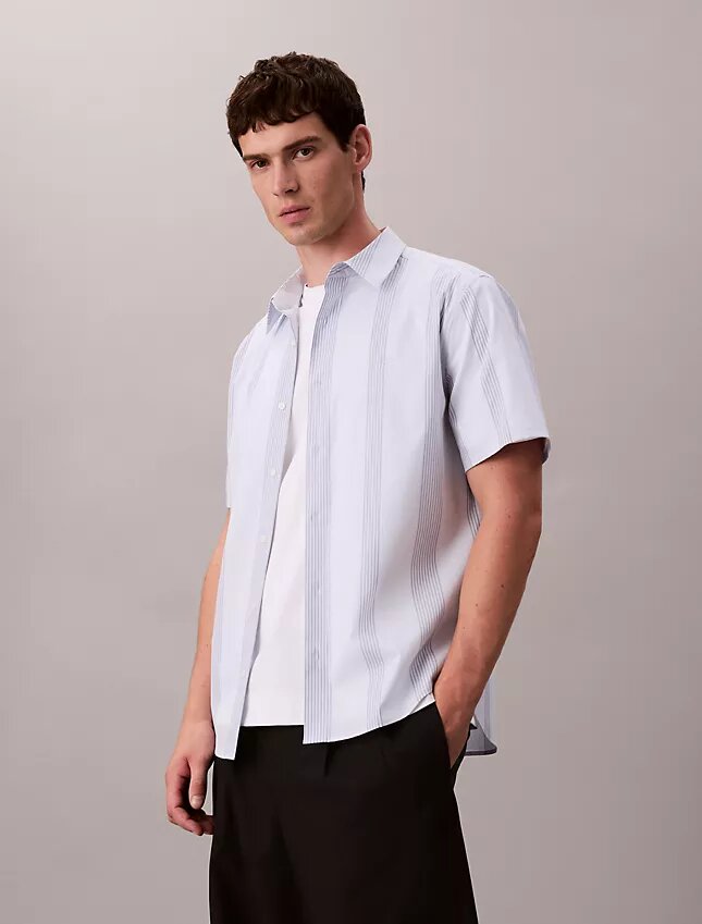Camicia classica elasticizzata a righe tinte in filo Camicia classica elasticizzata a righe tinte in filo