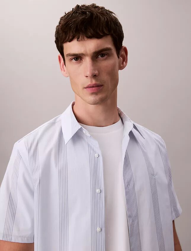 Camicia classica elasticizzata a righe tinte in filo Camicia classica elasticizzata a righe tinte in filo