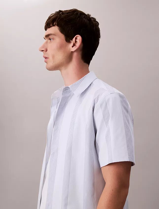 Camicia classica elasticizzata a righe tinte in filo Camicia classica elasticizzata a righe tinte in filo