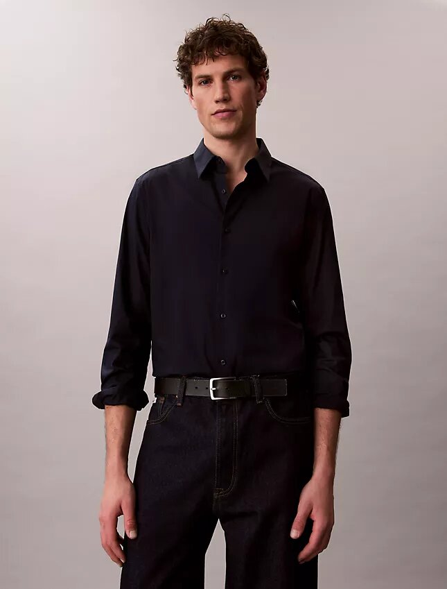 Camicia classica elasticizzata con colletto button-down Camicia classica elasticizzata con colletto button-down