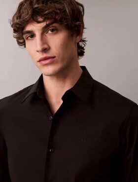 Camicia classica elasticizzata con colletto button-down