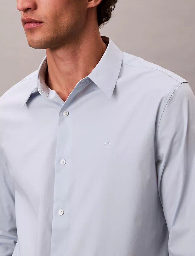 Camicia classica elasticizzata con colletto button-down Camicia classica elasticizzata con colletto button-down
