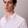 Camicia classica elasticizzata con colletto button-down Camicia classica elasticizzata con colletto button-down