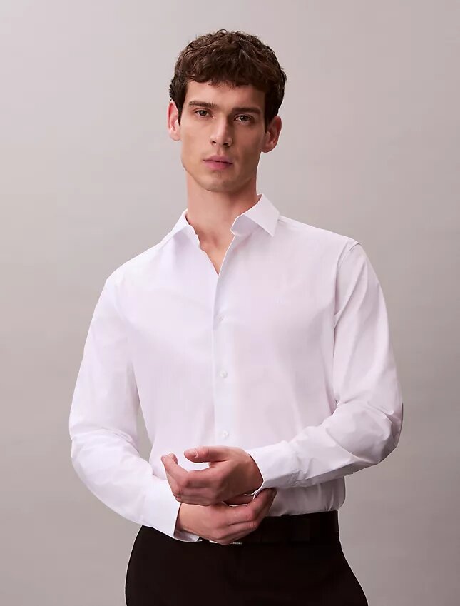 Camicia classica elasticizzata con colletto button-down Camicia classica elasticizzata con colletto button-down