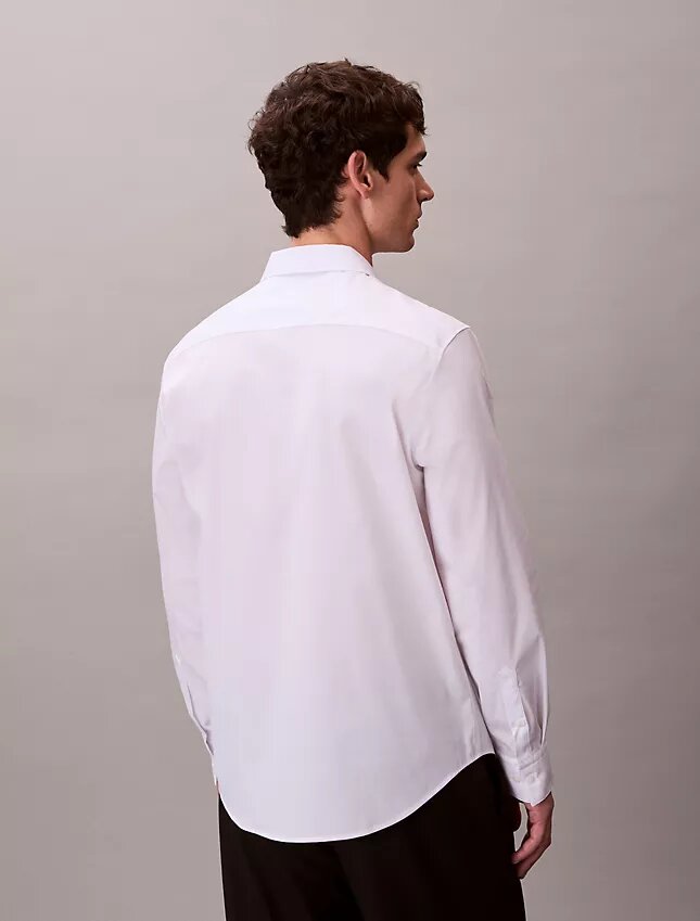 Camicia classica elasticizzata con colletto button-down Camicia classica elasticizzata con colletto button-down
