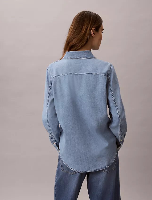 Camicia classica in Denim con bottoni Camicia classica in Denim con bottoni