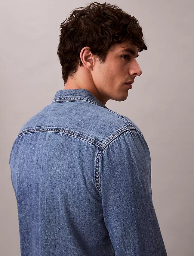 Camicia classica in Denim con bottoni Camicia classica in Denim con bottoni