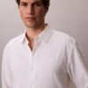 Camicia classica in lino e cotone con colletto button-down Camicia classica in lino e cotone con colletto button-down
