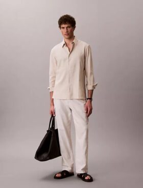Camicia classica in lino e cotone con colletto button-down