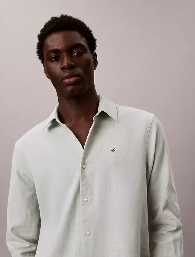 Camicia classica in lino e cotone con colletto button-down Camicia classica in lino e cotone con colletto button-down