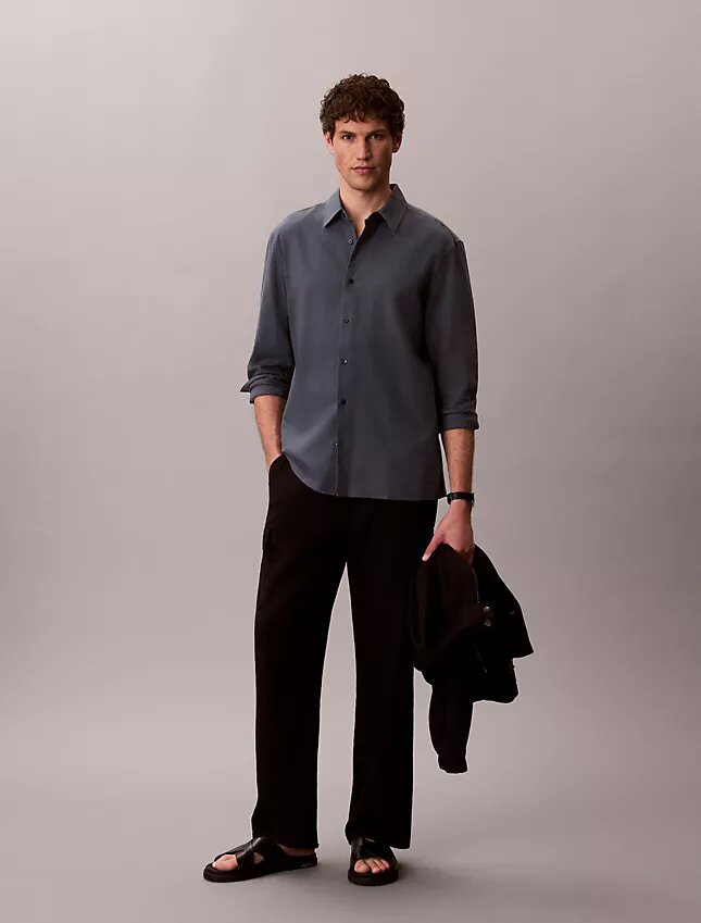 Camicia classica in lino e cotone con colletto button-down Camicia classica in lino e cotone con colletto button-down