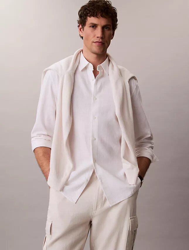 Camicia classica in lino e cotone con colletto button-down Camicia classica in lino e cotone con colletto button-down