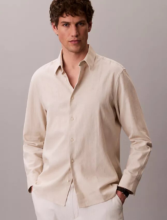 Camicia classica in lino e cotone con colletto button-down Camicia classica in lino e cotone con colletto button-down