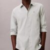 Camicia classica in lino e cotone con colletto button-down Camicia classica in lino e cotone con colletto button-down
