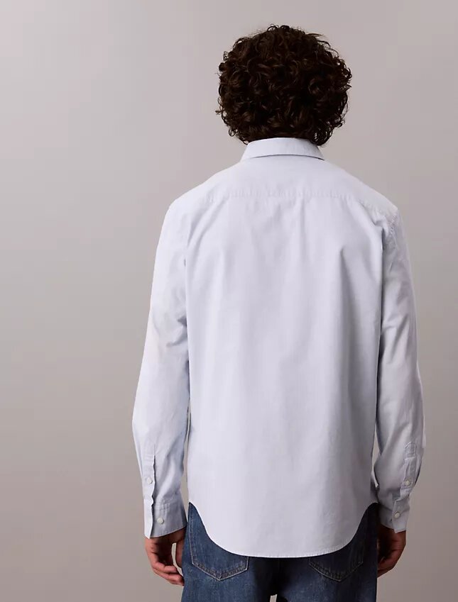 Camicia classica Oxford a tinta unita con bottoni Camicia classica Oxford a tinta unita con bottoni