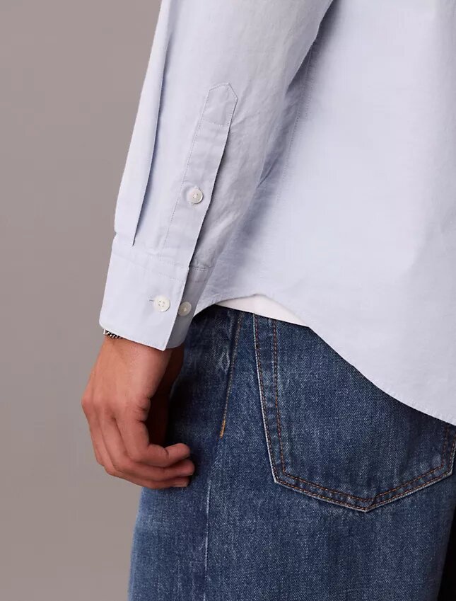 Camicia classica Oxford a tinta unita con bottoni Camicia classica Oxford a tinta unita con bottoni
