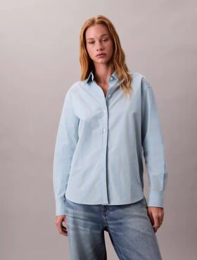 Camicia comoda a righe in cotone con bottoni
