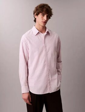 Camicia comoda a righe in cotone con bottoni