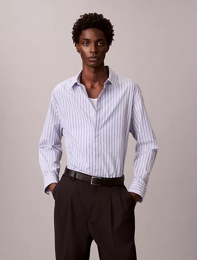 Camicia comoda a righe in cotone con bottoni Camicia comoda a righe in cotone con bottoni