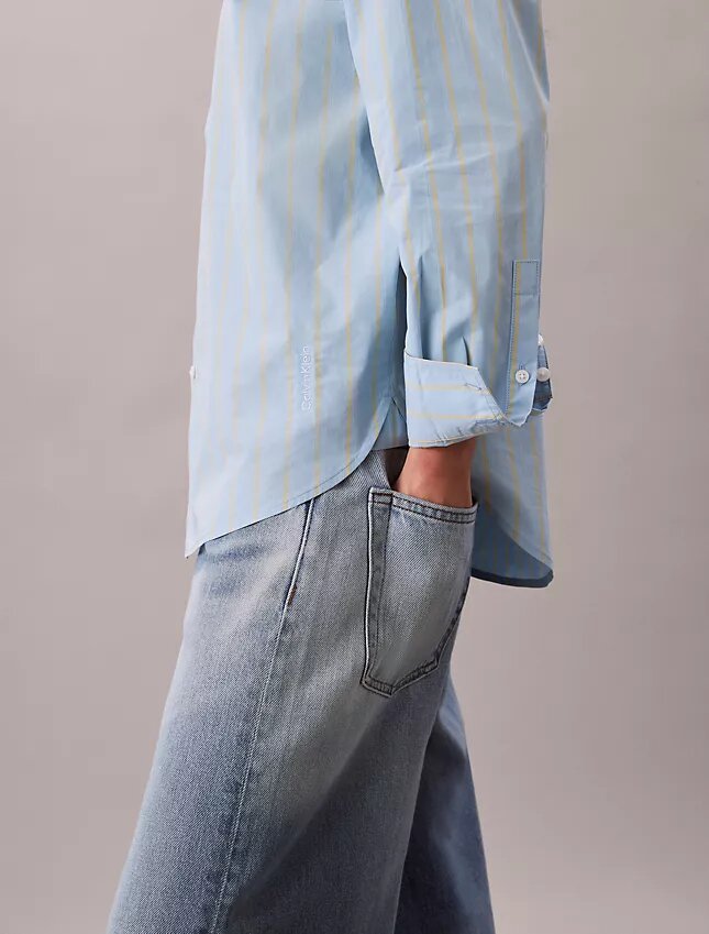 Camicia comoda a righe in cotone con bottoni Camicia comoda a righe in cotone con bottoni