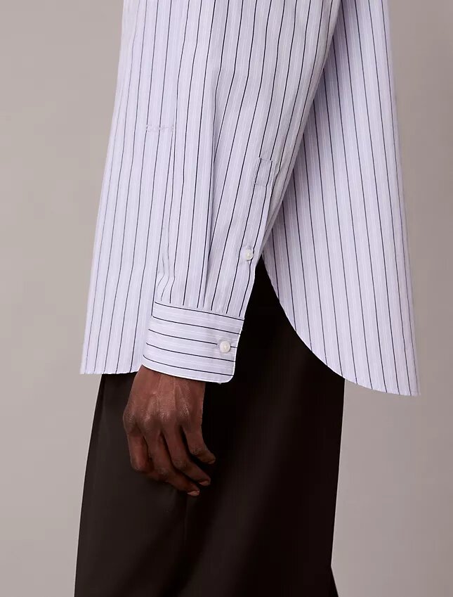 Camicia comoda a righe in cotone con bottoni Camicia comoda a righe in cotone con bottoni