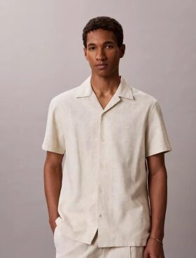 Camicia comoda in misto lino e cotone con collo alla campagnola Camicia comoda in misto lino e cotone con collo alla campagnola
