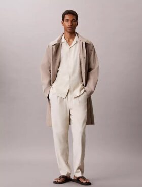 Camicia comoda in misto lino e cotone con collo alla campagnola Camicia comoda in misto lino e cotone con collo alla campagnola