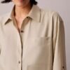 Camicia con bottoni e linguette in lyocell Camicia con bottoni e linguette in lyocell