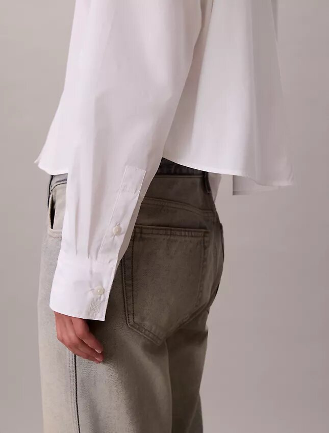 Camicia corta in popeline con bottoni e vestibilità comoda Camicia corta in popeline con bottoni e vestibilità comoda