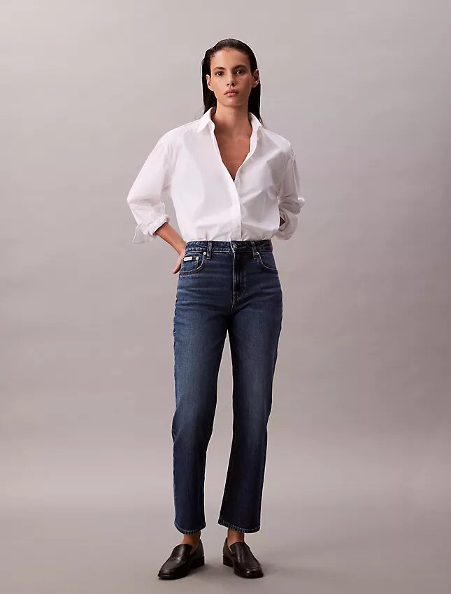 Camicia corta squadrata con bottoni Camicia corta squadrata con bottoni