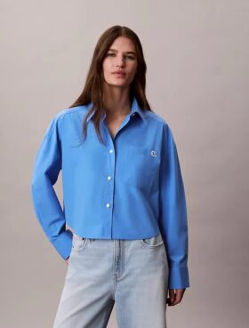 Camicia corta squadrata in popeline di cotone con bottoni