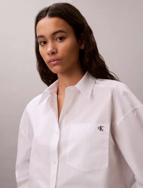 Camicia corta squadrata in popeline di cotone con bottoni