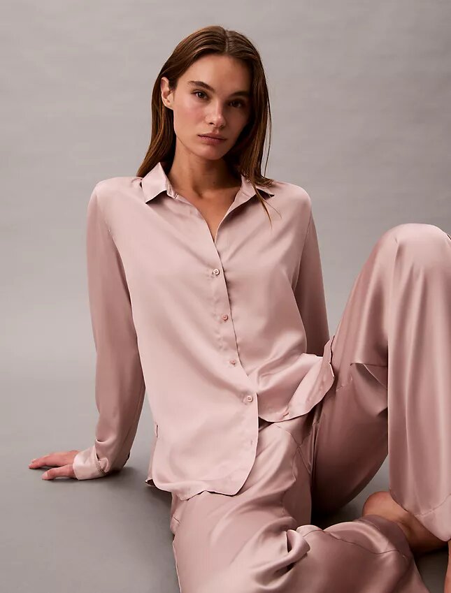 Camicia da notte con finitura satinata Camicia da notte con finitura satinata