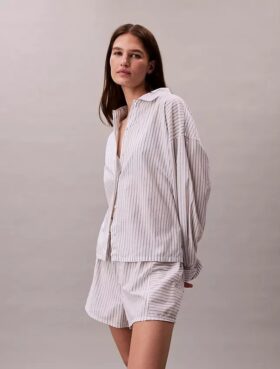 Camicia da notte in popeline di cotone con bottoni e vestibilità comoda