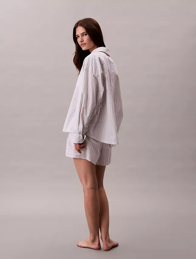 Camicia da notte in popeline di cotone con bottoni e vestibilità comoda Camicia da notte in popeline di cotone con bottoni e vestibilità comoda