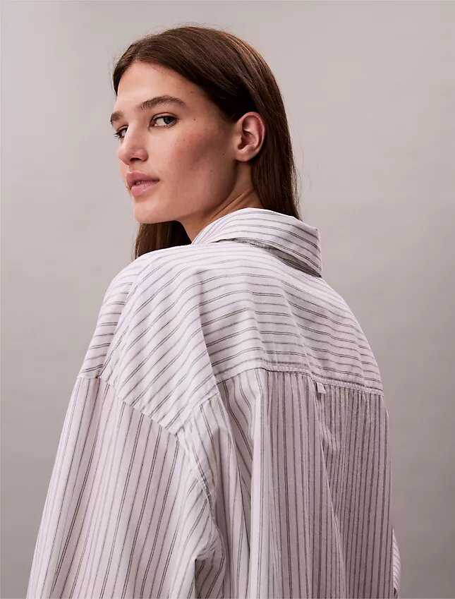 Camicia da notte in popeline di cotone con bottoni e vestibilità comoda Camicia da notte in popeline di cotone con bottoni e vestibilità comoda
