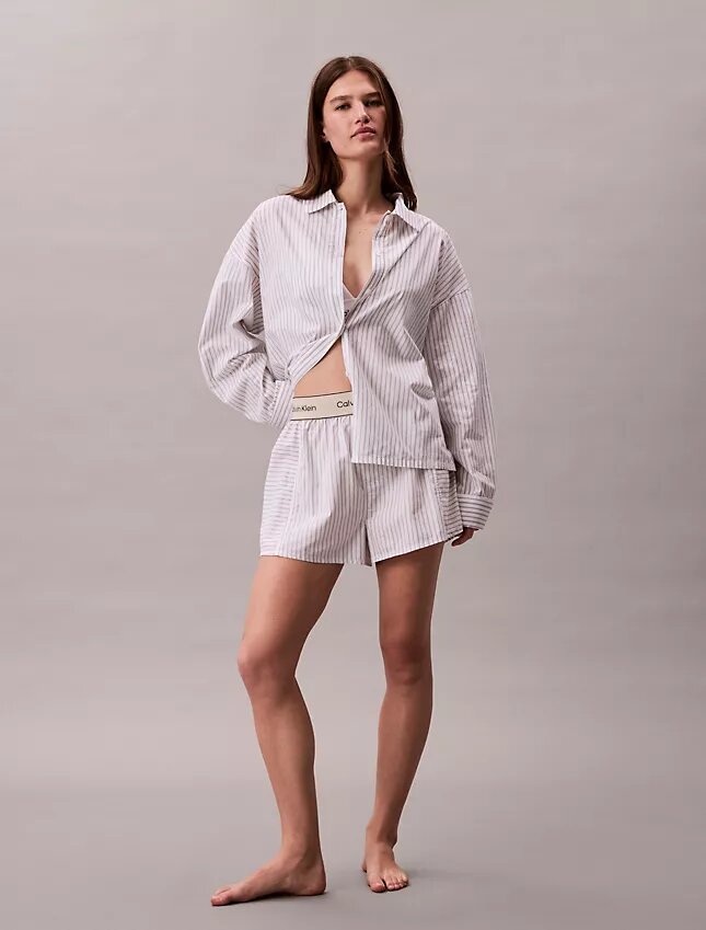 Camicia da notte in popeline di cotone con bottoni e vestibilità comoda Camicia da notte in popeline di cotone con bottoni e vestibilità comoda