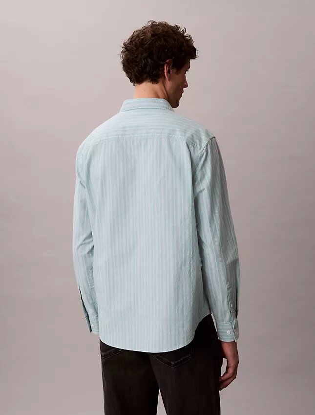 Camicia slim a righe con bottoni Camicia slim a righe con bottoni