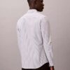 Camicia slim a righe in tessuto tecnico elasticizzato con colletto button-down