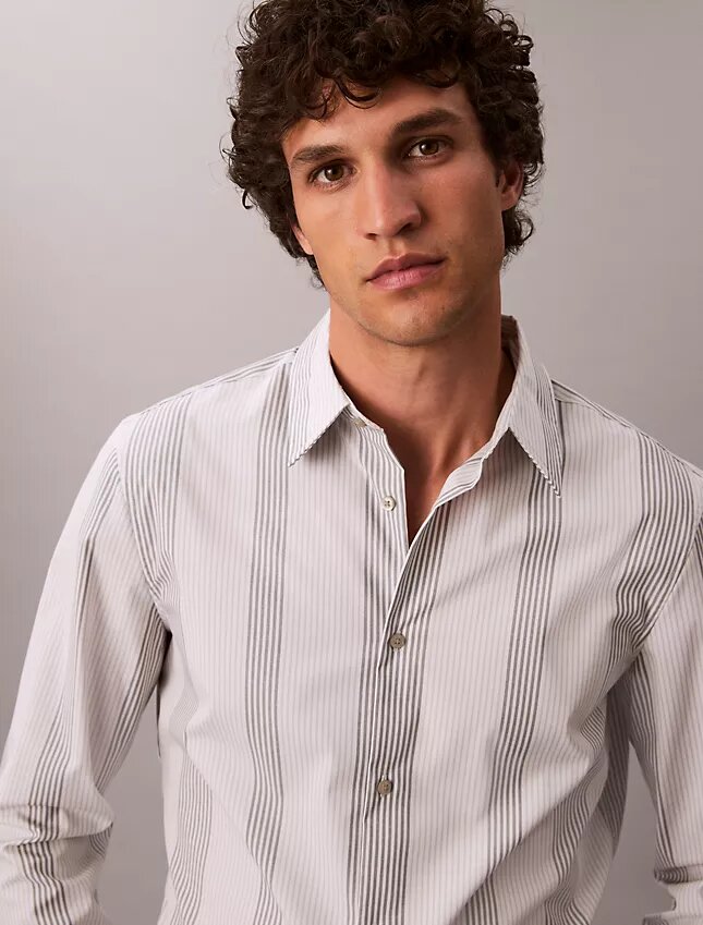 Camicia slim elasticizzata Supima a righe tinte in filo Camicia slim elasticizzata Supima a righe tinte in filo