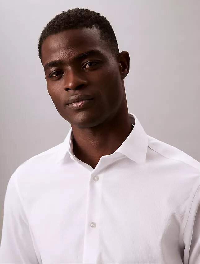 Camicia slim fit a bottoni in tinta unita color acciaio Camicia slim fit a bottoni in tinta unita color acciaio