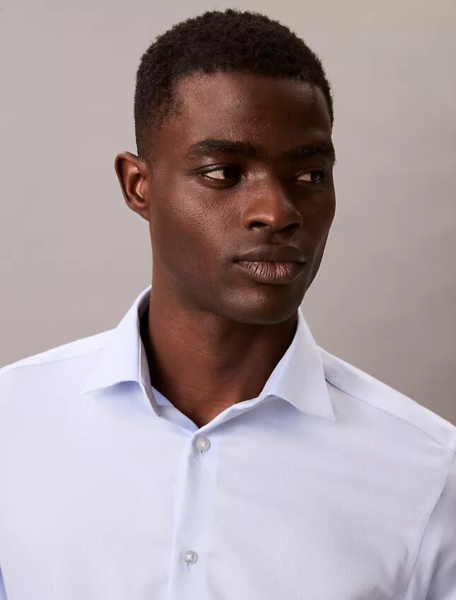 Camicia slim fit a bottoni in tinta unita color acciaio Camicia slim fit a bottoni in tinta unita color acciaio