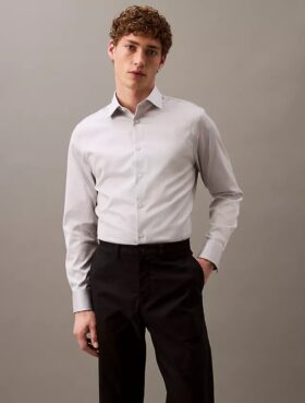 Camicia slim fit elasticizzata con colletto button-down