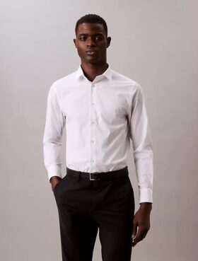Camicia slim fit elasticizzata con colletto button-down