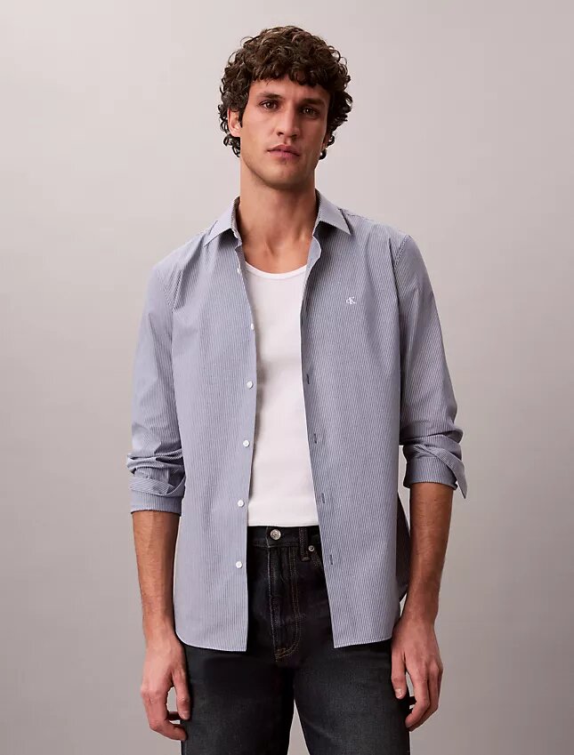 Camicia slim in cotone elasticizzato a righe con colletto button-down Camicia slim in cotone elasticizzato a righe con colletto button-down