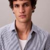 Camicia slim in cotone elasticizzato a righe con colletto button-down Camicia slim in cotone elasticizzato a righe con colletto button-down