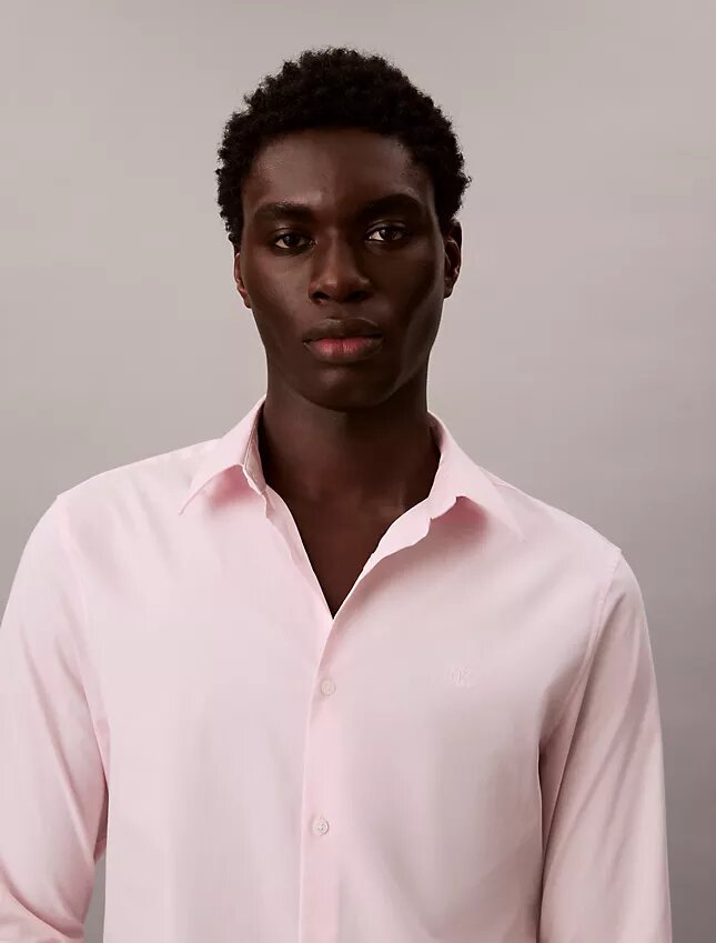 Camicia slim in cotone elasticizzato con colletto button-down Camicia slim in cotone elasticizzato con colletto button-down
