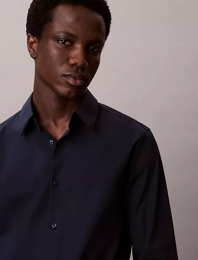 Camicia slim in cotone elasticizzato con colletto button-down Camicia slim in cotone elasticizzato con colletto button-down