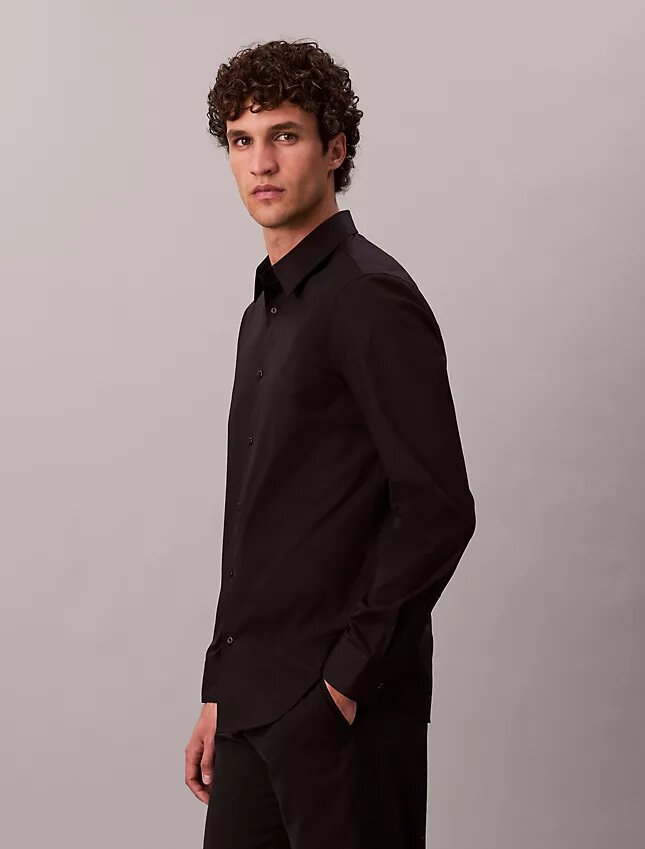 Camicia slim in cotone elasticizzato con colletto button-down Camicia slim in cotone elasticizzato con colletto button-down